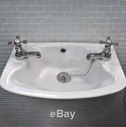 Hydros Wall Hung Suite, with Wall Hung Sink and Closed Coupled Toilet